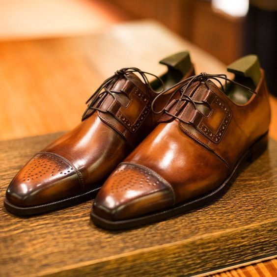 Men's Handmade tan luxury business shoes, dress shoes for men, leather brogue to shoes